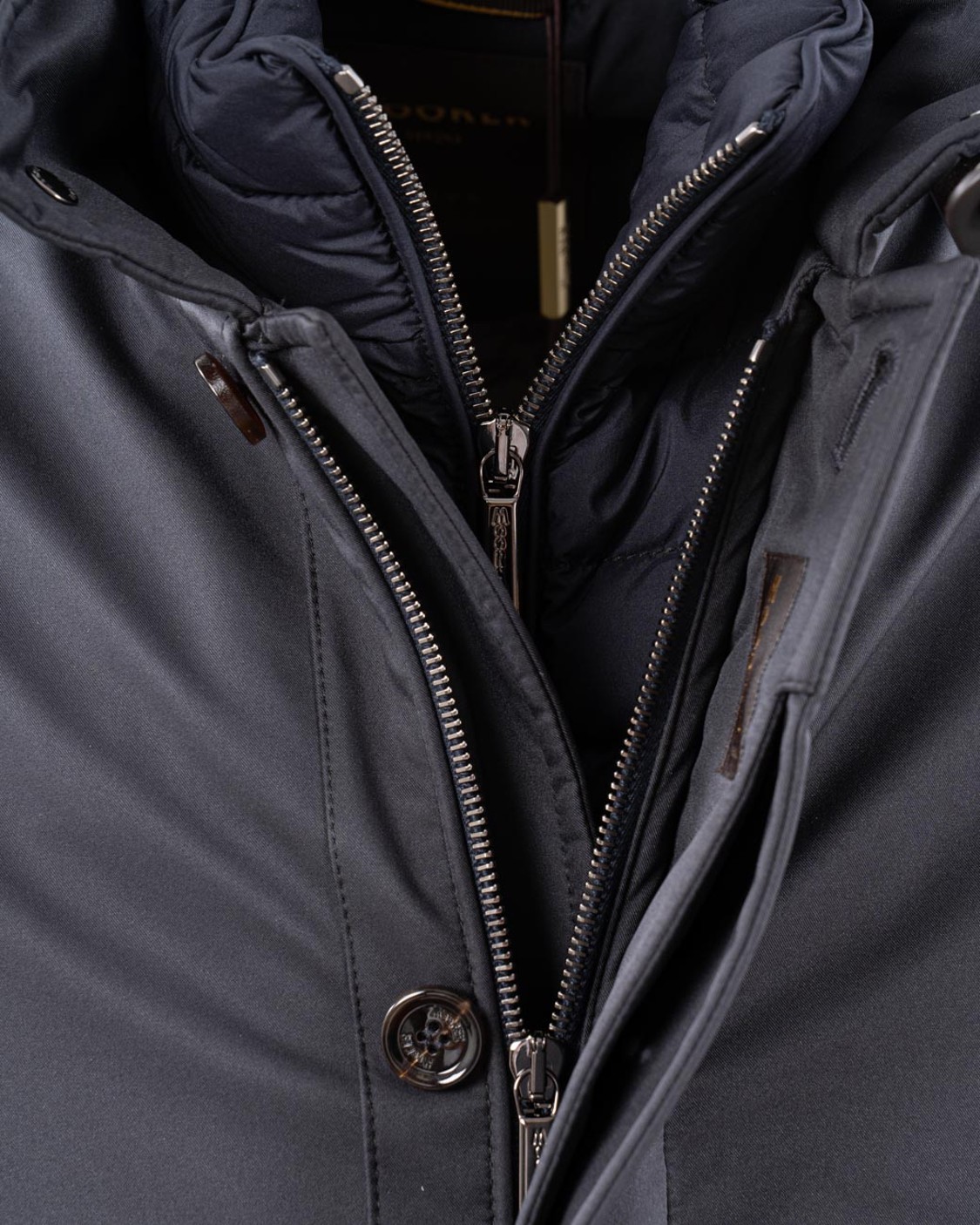 shop MOORER  Giaccone: MooRER piumino "REIS".
Colletto rialzato.
Cappuccio rimovibile.
Chiusura frontale nascosta.
Due tasche laterali a soffietto.
Maniche lunghe.
Orli con bottone e orlo dritto.
Composizione: 100% POLIESTERE.
Made in Italy.. REIS ADS-U0402 number 5863935